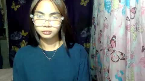 loving_rhean online show from June 12, 12:15 pm