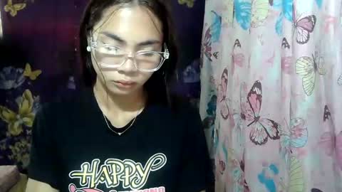 loving_rhean online show from June 22, 11:57 pm