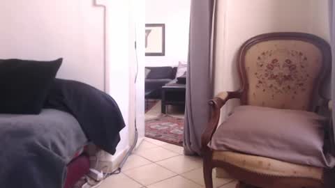 Snapshot of lovio75 chatting on June 18, 8:36 am lovio75 online show from June 18, 8:36 am