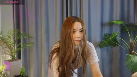 Snapshot of lowkeywild_ chatting on June 4, 5:02 am lowkeywild_ online show from June 4, 5:02 am