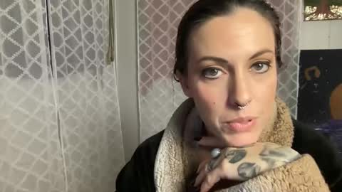 Lox online show from December 6, 8:37 am