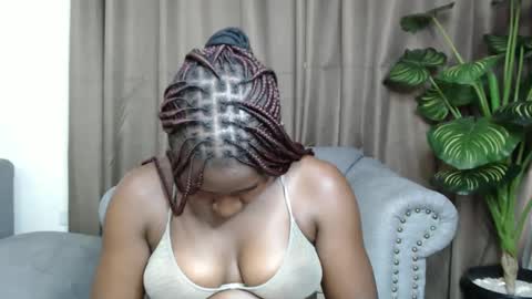 loyalcutie online show from January 18, 8:20 am