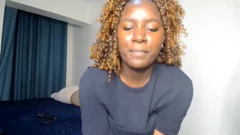 loyalcutie online show from June 4, 1:39 pm
