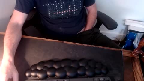 lreed090 online show from April 14, 7:20 pm