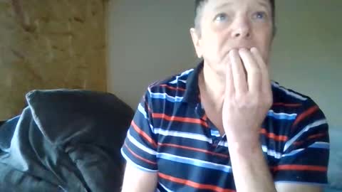 Snapshot of lu485947452685193669 chatting on May 17, 1:51 pm lu485947452685193669 online show from May 17, 1:51 pm