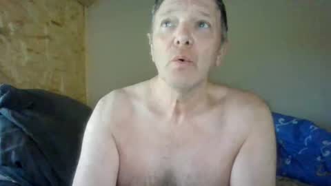 Snapshot of lu485947452685193669 chatting on May 28, 11:51 am lu485947452685193669 online show from May 28, 11:51 am