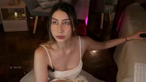 Snapshot of lua_ferch_ chatting on March 4, 1:28 pm ---Goys incredible photographs online show from March 4, 1:28 pm