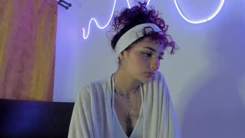 Snapshot of luaar_moon chatting on January 13, 12:05 am Jenn online show from January 13, 12:05 am