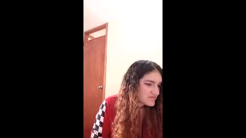 Snapshot of luana363 chatting on February 23, 3:42 pm luana363 online show from February 23, 3:42 pm