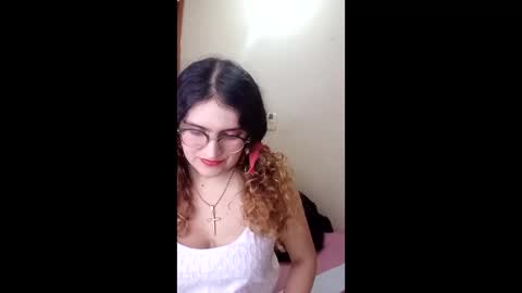 Snapshot of luana363 chatting on April 12, 8:14 pm luana363 online show from April 12, 8:14 pm