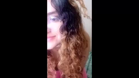 Snapshot of luana363 chatting on April 27, 1:47 am luana363 online show from April 27, 1:47 am