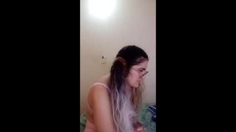 Snapshot of luana363 chatting on April 29, 6:03 pm luana363 online show from April 29, 6:03 pm