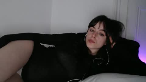 luana online show from May 17, 9:33 pm