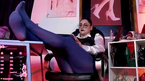 luanadabbraccio_ online show from May 12, 5:32 pm