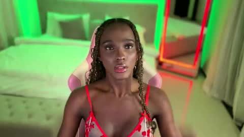 Snapshot of luanarisque chatting on December 23, 8:23 am IG luana orq online show from December 23, 8:23 am