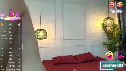 Snapshot of luandy_ chatting on April 4, 11:18 am lUAN online show from April 4, 11:18 am