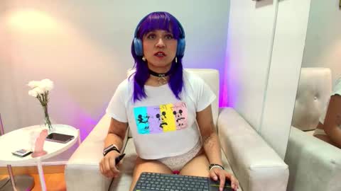 Snapshot of luaneter chatting on November 23, 1:00 pm Luan online show from November 23, 1:00 pm