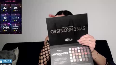 luara_ online show from February 8, 2:09 pm