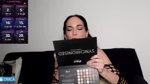 luara_ online show from February 12, 2:01 pm