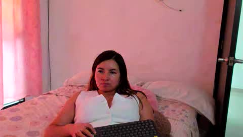 luara__01__lecat_1 online show from March 10, 8:14 pm