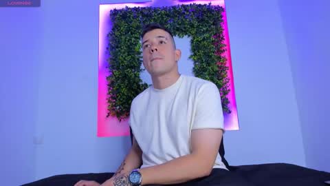 Snapshot of luc_sforza chatting on November 4, 12:48 pm luc_sforza online show from November 4, 12:48 pm