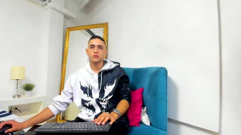 Snapshot of luca_gael chatting on June 14, 3:25 pm Luca Gael online show from June 14, 3:25 pm