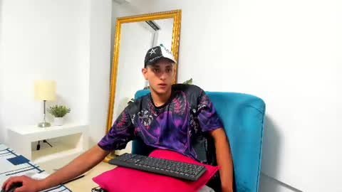 Snapshot of luca_gael chatting on June 21, 8:00 pm Luca Gael online show from June 21, 8:00 pm