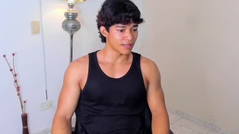 Snapshot of luca_mashle chatting on June 5, 2:40 am luca_mashle online show from June 5, 2:40 am