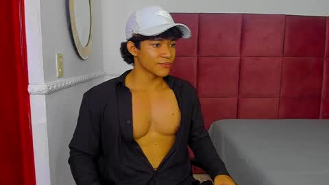 Snapshot of luca_mashle chatting on June 10, 2:45 am luca_mashle online show from June 10, 2:45 am