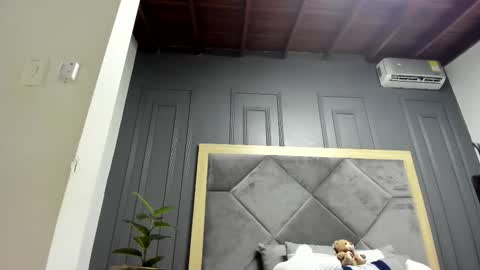 luca_morettii online show from November 20, 12:05 pm