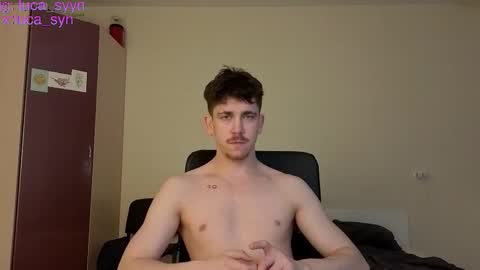 Snapshot of luca_syn chatting on March 25, 9:32 pm Luca S online show from March 25, 9:32 pm
