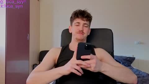 Snapshot of luca_syn chatting on April 4, 10:57 am Luca S online show from April 4, 10:57 am