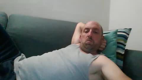 Snapshot of lucabeech88 chatting on October 24, 7:43 pm Luca online show from October 24, 7:43 pm