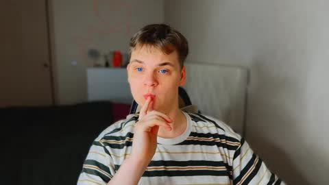 Snapshot of lucas_dany chatting on February 21, 7:20 am Lucas Gill online show from February 21, 7:20 am