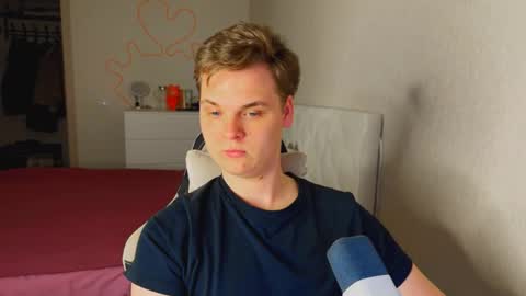 Snapshot of lucas_dany chatting on March 18, 1:53 am Lucas Gill online show from March 18, 1:53 am