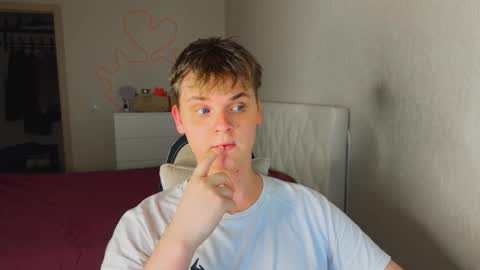 Snapshot of lucas_dany chatting on March 27, 2:39 pm Lucas Gill online show from March 27, 2:39 pm