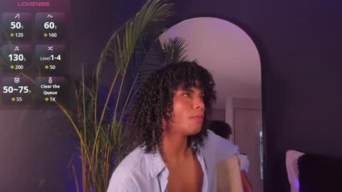 Snapshot of lucas_eevans07 chatting on September 23, 2:31 pm   online show from September 23, 2:31 pm