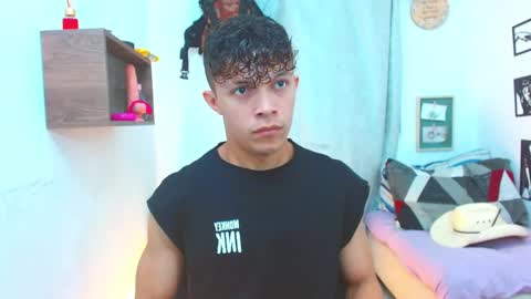 Snapshot of lucas_luxx1 chatting on September 18, 12:51 pm Lucas Luxx online show from September 18, 12:51 pm