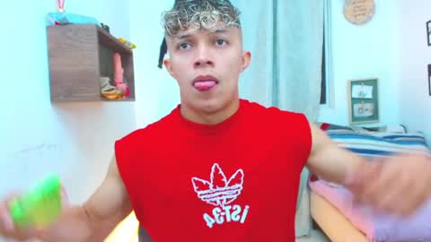 Snapshot of lucas_luxx1 chatting on September 20, 1:12 pm Lucas Luxx online show from September 20, 1:12 pm