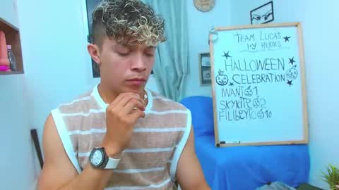 Snapshot of lucas_luxx1 chatting on October 29, 4:53 pm Lucas Luxx online show from October 29, 4:53 pm