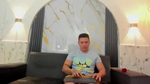 Snapshot of lucas_simonee chatting on June 7, 11:14 am Lucas Simone online show from June 7, 11:14 am