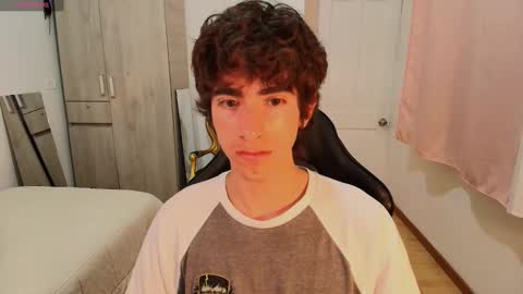 lucas_xo online show from September 15, 2:44 am