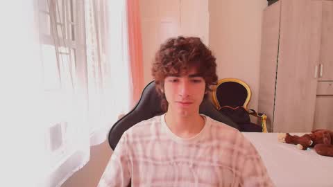 lucas_xo online show from October 9, 3:43 pm