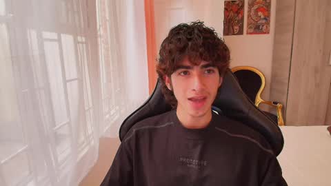 lucas_xo online show from October 16, 7:26 pm