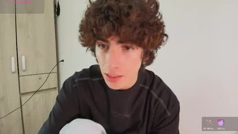 lucas_xo online show from November 9, 1:15 am