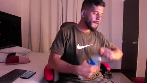 Lucas  Beaumont online show from February 8, 6:39 am