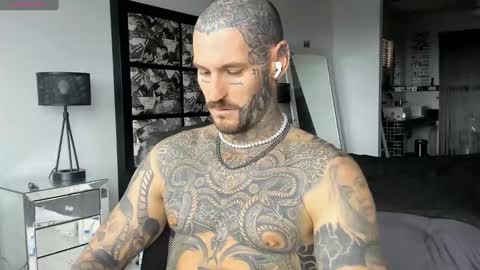 lucasexclusive online show from December 5, 5:15 am