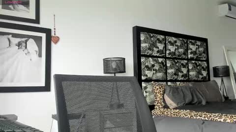 lucasexclusive online show from December 17, 5:07 am