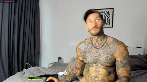 lucasexclusive online show from November 14, 7:40 am