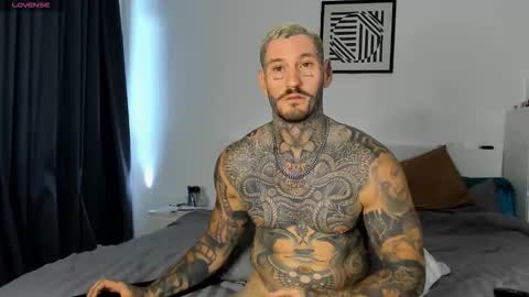 lucasexclusive online show from November 15, 6:44 am